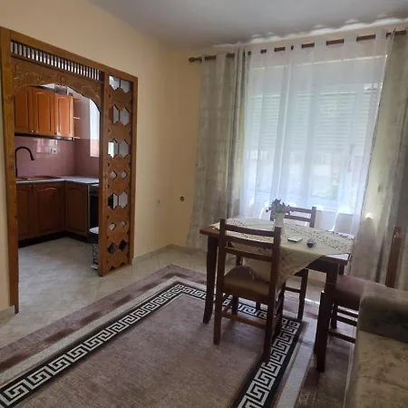 Kardhashi Apartman *